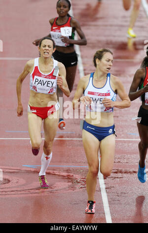 Jo PAVEY de l'Angleterre dans l'athlétisme de la Womens 5000 mètres finale à Hampden Park, dans les jeux du Commonwealth de 2014, Glasgow Banque D'Images