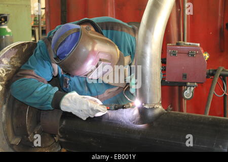 Soudeur tig soudure process Banque D'Images