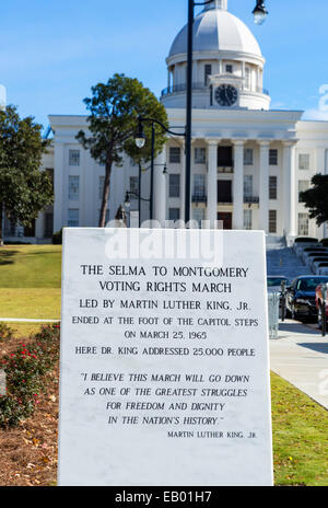 Plaque commémorant 1965 Selma à Montgomery Vote Mars en face de l'Alabama State Capitol, Montgomery, Alabama, États-Unis Banque D'Images
