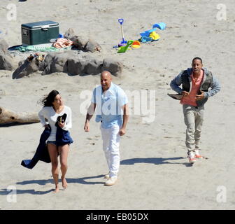 Vin Diesel dernières scènes de tournage pour "Fast and the Furious 7' dans Malib Ca. Avec co star Tyrese Gibson qui a été vu fricoter sur le plateau avec l'acteur. Ludacris, Michelle Rodriguez et Jordana Brewster bon ami était aussi présent pour la scène. Paul Banque D'Images