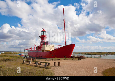 Bateau léger à Tollesbury, Essex, Angleterre. Banque D'Images