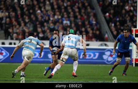 Paris, France. 23 novembre, 2014. Stade de France à Paris. Série d'automne International rugby série. La France contre l'Argentine. Uini Atonio (fra) avec un champ ouvert exécuter : Action Crédit Plus Sport Images/Alamy Live News Banque D'Images