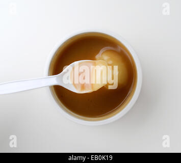 Purée de pommes de terre avec la sauce Banque D'Images