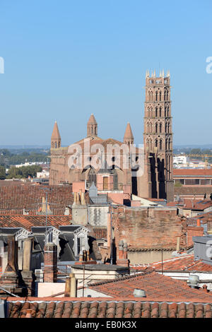 Vue sur les toits et l'église des Jacobins Gothique (c13-14e) Toulouse France Banque D'Images