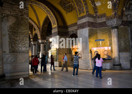 La célèbre église de Sainte-sophie (la Sainte Sagesse), Istanbul, Turquie, Moyen-Orient Banque D'Images