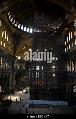 La célèbre église de Sainte-sophie (la Sainte Sagesse), Istanbul, Turquie, Moyen-Orient Banque D'Images