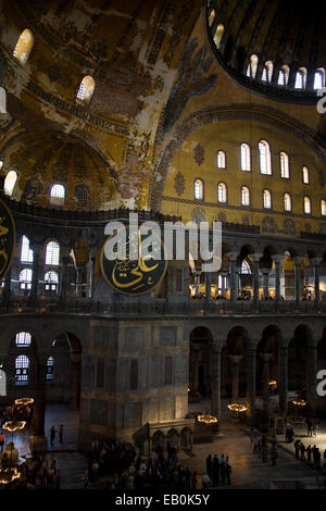 La célèbre église de Sainte-sophie (la Sainte Sagesse), Istanbul, Turquie, Moyen-Orient Banque D'Images