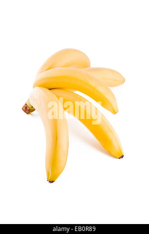 Groupe de cinq bananes fraîches, fruits isolated on white Banque D'Images