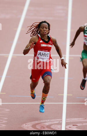 Michelle-Lee AHYE de Trinité-et-Tobago dans le 100 mètres femmes round 1 dans l'athlétisme à Hampden Park Banque D'Images