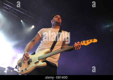 Birmingham, UK. 24 Nov, 2014. Groupe de rock américain The Gaslight Anthem en concert à Birmingham O2 Academy dans le cadre de leur tournée à l'appui de leur album de 2014 se blesser Crédit : Simon Newbury/Alamy Live News Banque D'Images