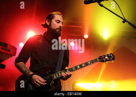 Birmingham, UK. 24 Nov, 2014. Groupe de rock américain The Gaslight Anthem en concert à Birmingham O2 Academy dans le cadre de leur tournée à l'appui de leur album de 2014 se blesser Crédit : Simon Newbury/Alamy Live News Banque D'Images