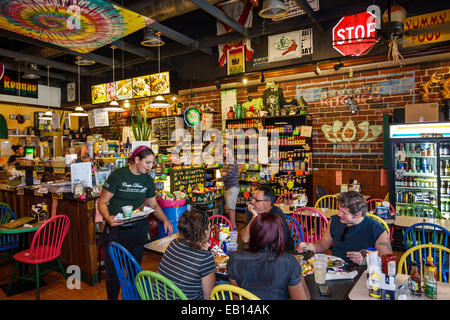 Daytona Beach Florida, South Beach Street, The Dancing Avocado Kitchen, restaurant restaurants repas manger dehors café cafés bistrot, végétarien, adulte Banque D'Images