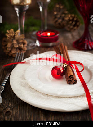 Réglage de la table de Noël. Des décorations de Noël Banque D'Images