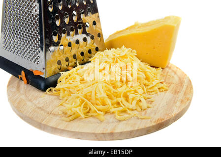 L'ingrédient fromage râpé sur blanc Banque D'Images