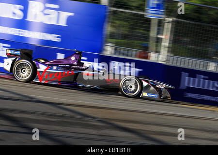 Sam Bird (GBR), Virgin Racing Formula E Team (GBR) lors de la séance de qualification pour le Round 2 2014 FIA Formula E Putrajaya ePrix Banque D'Images