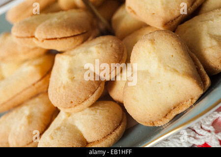 Les cookies, en forme de cœur, la cuisson, l'heure du thé, yummy Banque D'Images