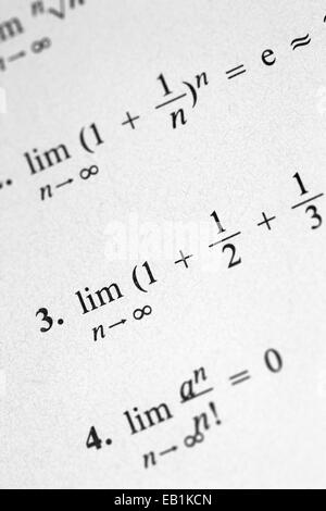 Équations mathématiques Banque D'Images