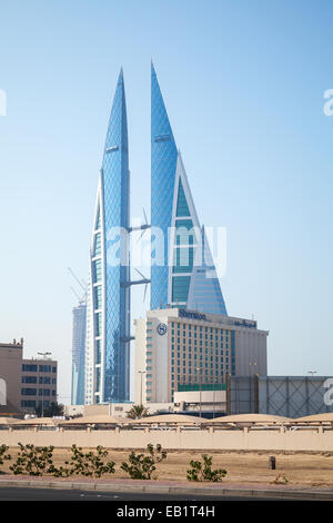 Manama, Bahreïn - le 21 novembre 2014 : Bahrain World Trade Center situé dans la ville de Manama Banque D'Images