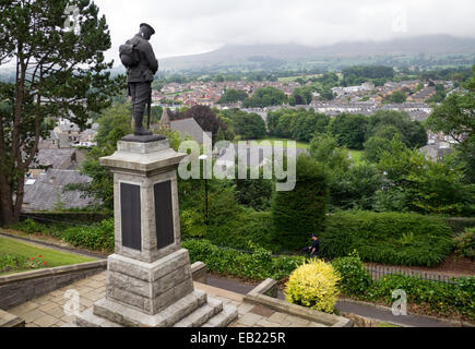 Sur le monument commémoratif de guerre Statue de Clitheroe Clitheroe Angleterre Banque D'Images