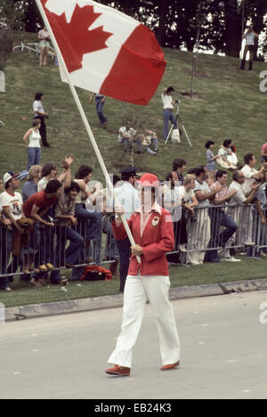 Jeux Olympiques de 1976 à Montréal, Canada, défilé des athlètes pendant l'inauguration, l'équipe canadienne Banque D'Images