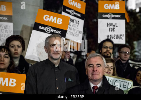 Londres, Royaume-Uni. 24 Nov, 2014. Jeremy Corbyn MPs (L) et John Mcdonnell (R) à 'Fin' contre les expulsions de vengeance à Westminster © Guy Josse/Alamy Live News Banque D'Images