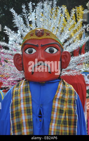Ondel-ondel sont les marionnettes géantes qui sont inséparables de la culture Betawi, Jakarta, Indonésie. Banque D'Images