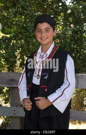 Garçon Greek-American, danseuse, Marin Festival Grec, ville de Novato, comté de Marin, en Californie Banque D'Images