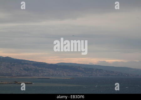 Beyrouth, Liban. 25 novembre, 2014. Les renforts de Beyrouth pour une importante tempête qui devrait durer plusieurs jours et affectent la plupart des régions du pays Crédit : amer ghazzal/Alamy Live News Banque D'Images