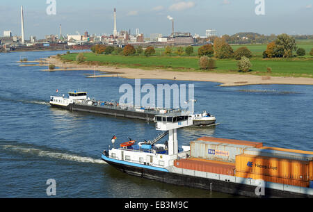 Arni barge à conteneurs Rhin, Krefeld, Rhénanie du Nord-Westphalie, Allemagne. Banque D'Images