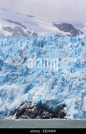 Glacier Amalia, également connu sous le nom de Glacier Skua, est un glacier situé dans la côte du Parc National Bernardo O'Higgins, Patagonie, Chili Banque D'Images