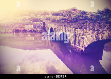 Vintage photo filtré de l'ancien pont de la Toscane. Banque D'Images