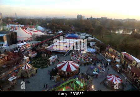 Londres, Royaume-Uni. 24 Nov, 2014. Photo prise le 24 novembre 2014 montre Hyde Park Winter Wonderland à Londres, au Royaume-Uni. Credit : Han Yan/Xinhua/Alamy Live News Banque D'Images