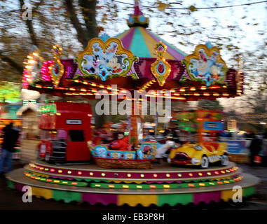 Londres, Royaume-Uni. 24 Nov, 2014. Photo prise le 24 novembre 2014 montre Hyde Park Winter Wonderland à Londres, au Royaume-Uni. Credit : Han Yan/Xinhua/Alamy Live News Banque D'Images