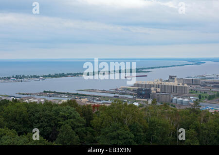 Du lac supérieur antenne canal park et port de Duluth duluth dans la zone supérieure du Minnesota et du Wisconsin Banque D'Images