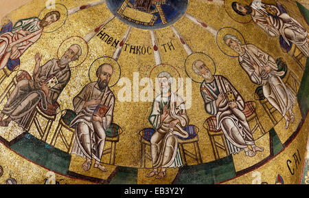 Bel intérieur peintures et mosaïques de la patrimoine de l'UNESCO monastère d'Osios Loukas, Grèce Banque D'Images