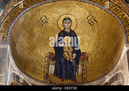 Bel intérieur peintures et mosaïques de la patrimoine de l'UNESCO monastère d'Osios Loukas, Grèce Banque D'Images