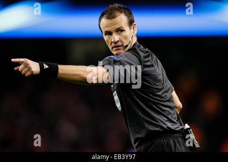 Manchester, UK. 25Th Nov, 2014. Phase de groupes de la Ligue des Champions. Manchester City et le Bayern Munich. arbitre Pavel Kralovec : Action Crédit Plus Sport/Alamy Live News Banque D'Images