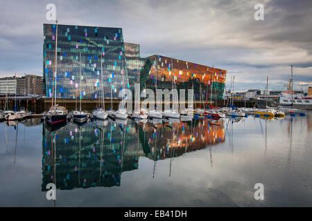 Harpa Concert Hall et centre de conférences sur le front de mer de Reykjavik, Islande Banque D'Images