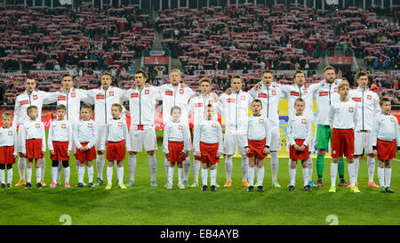 WROCLAW, Pologne - 18 NOVEMBRE 2014 : l'équipe nationale polonaise avant match Pologne - Suisse 2:2. Banque D'Images