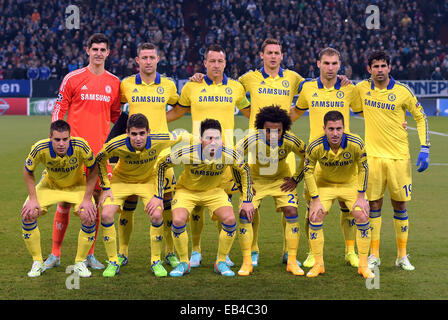 Gelsenkirchen, Allemagne. 25Th Nov, 2014. L'équipe de Chelsea pose pour une photo de l'équipe avant la Ligue des Champions, Groupe G, match de football entre le FC Schalke 04 et le FC Chelsea dans la Veltins Arena de Gelsenkirchen, Allemagne, 25 novembre 2014. Schalke a perdu le match 0-5. Dpa : Crédit photo alliance/Alamy Live News Banque D'Images