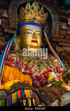 L'intérieur de la statue du Bouddha Maitréya Chorten de Kumbum à Palkhor Chode monastère à Gyantse, Tibet, Chine Banque D'Images