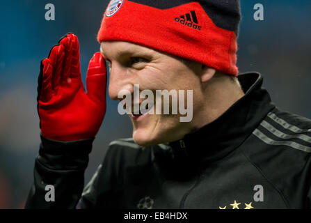 Manchester, UK. 25Th Nov, 2014. Bastian Schweinsteiger de Munich est visible pendant l'échauffement avant l'UEFA Champions League Groupe e match de football entre Manchester City FC Bayern Munich et à Etihad Stadium à Manchester, en Grande-Bretagne, le 25 novembre 2014. Dpa : Crédit photo alliance/Alamy Live News Banque D'Images