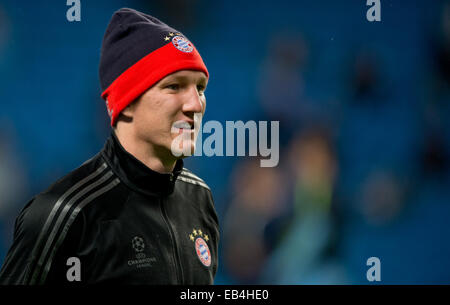 Manchester, UK. 25Th Nov, 2014. Bastian Schweinsteiger de Munich est visible pendant l'échauffement avant l'UEFA Champions League Groupe e match de football entre Manchester City FC Bayern Munich et à Etihad Stadium à Manchester, en Grande-Bretagne, le 25 novembre 2014. Dpa : Crédit photo alliance/Alamy Live News Banque D'Images