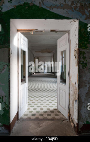 Lieu abandonné près de Berlin, l'ancien hôpital Heilstaetten TO Beelitz Banque D'Images