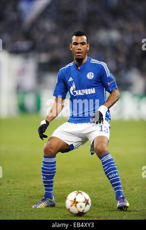 Gelsenkirchen, Allemagne. 25 novembre, 2014. Ligue des Champions 2014-2015, phase de groupes Journée 5, Schalke 04 (S04) et FC Chelsea ---- Eric Choupo-Moting (S04) : crédit kolvenbach/Alamy Live News Banque D'Images