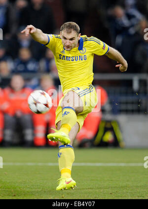 Gelsenkirchen, Allemagne. 25 novembre, 2014. Ligue des Champions 2014-2015, phase de groupes Journée 5, Schalke 04 (S04) et FC Chelsea --- Gary Cahill Crédit : kolvenbach/Alamy Live News Banque D'Images