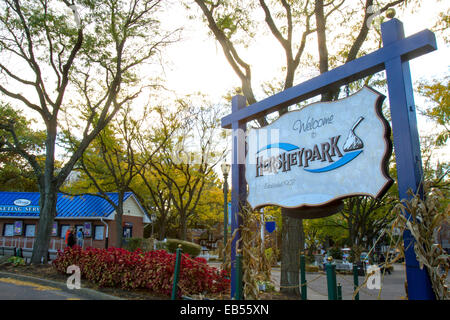 Hershey, PA, USA - 19 octobre 2014 - panneau d'entrée pour le parc d'attractions HERSHEYPARK Banque D'Images