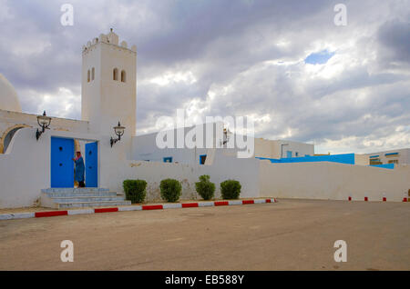 La Tunisie, la mosquée du petit village Hergla Banque D'Images