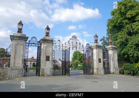 Portes de Mary Stevens Park, Stourbridge, West Midlands, England, UK Banque D'Images