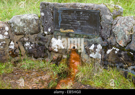 Le rouge et un printemps Chalybeate ( ), Nr Callander, Trossachs, Stirlingshire, Scotland, UK Banque D'Images